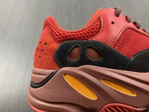 700 Hi-Res Boost Adidas HQ6979 Yeezy Red 0503